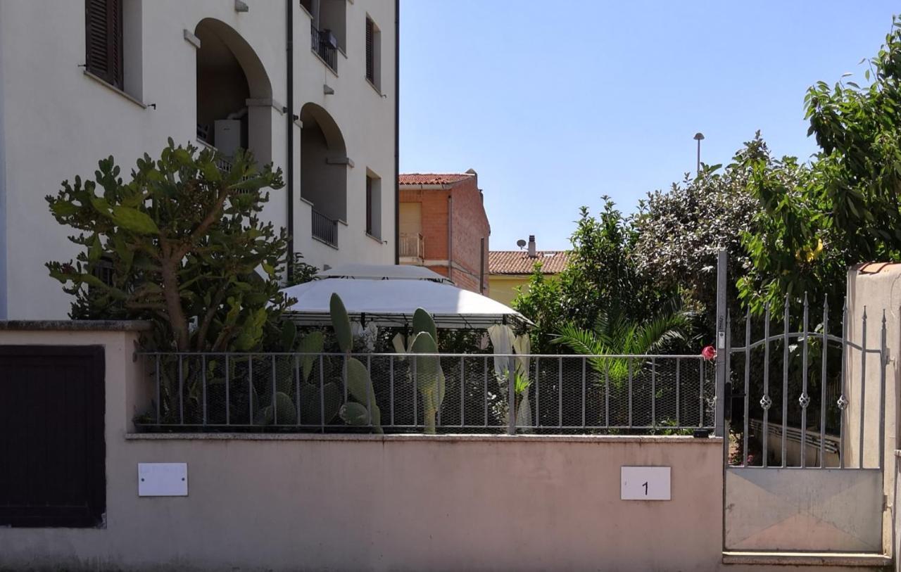 Valevalehome - Home Gallery With Fully Equipped Kitchen, Reserved Parking, Big Garden 奧爾比亞 外观 照片